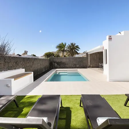 Cactus - Large Private Plot - Heated Pool & Bbq - Luxury Vacation