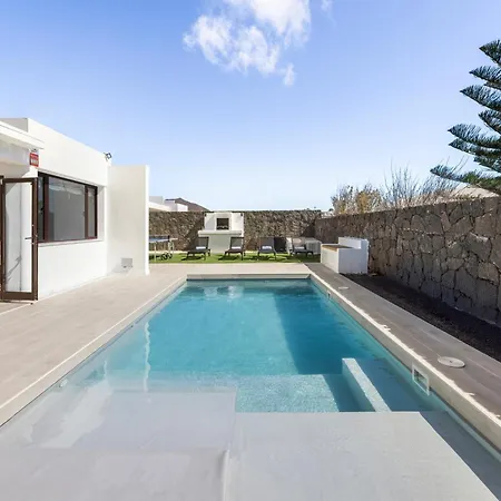 Cactus - Large Private Plot - Heated Pool & Bbq - Luxury Vacation فيلة *