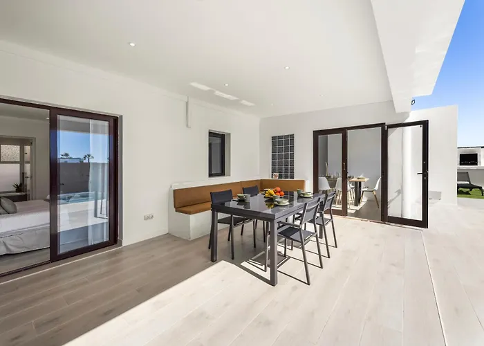 Cactus - Large Private Plot - Heated Pool & Bbq - Luxury Vacation וילה